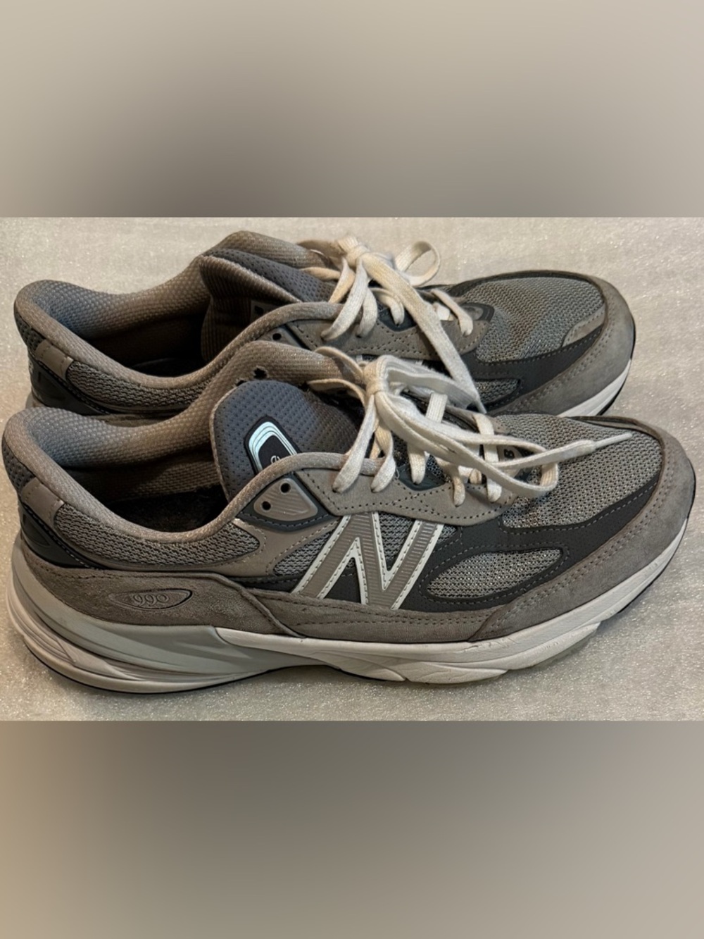 New Balance Beige and Black Shoe Box Label